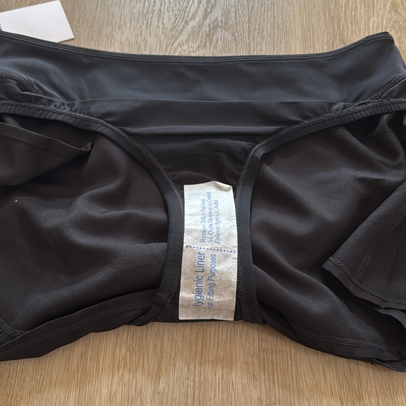 Nike Black Athletic Swim Skirt NWT - Picture 10 of 10